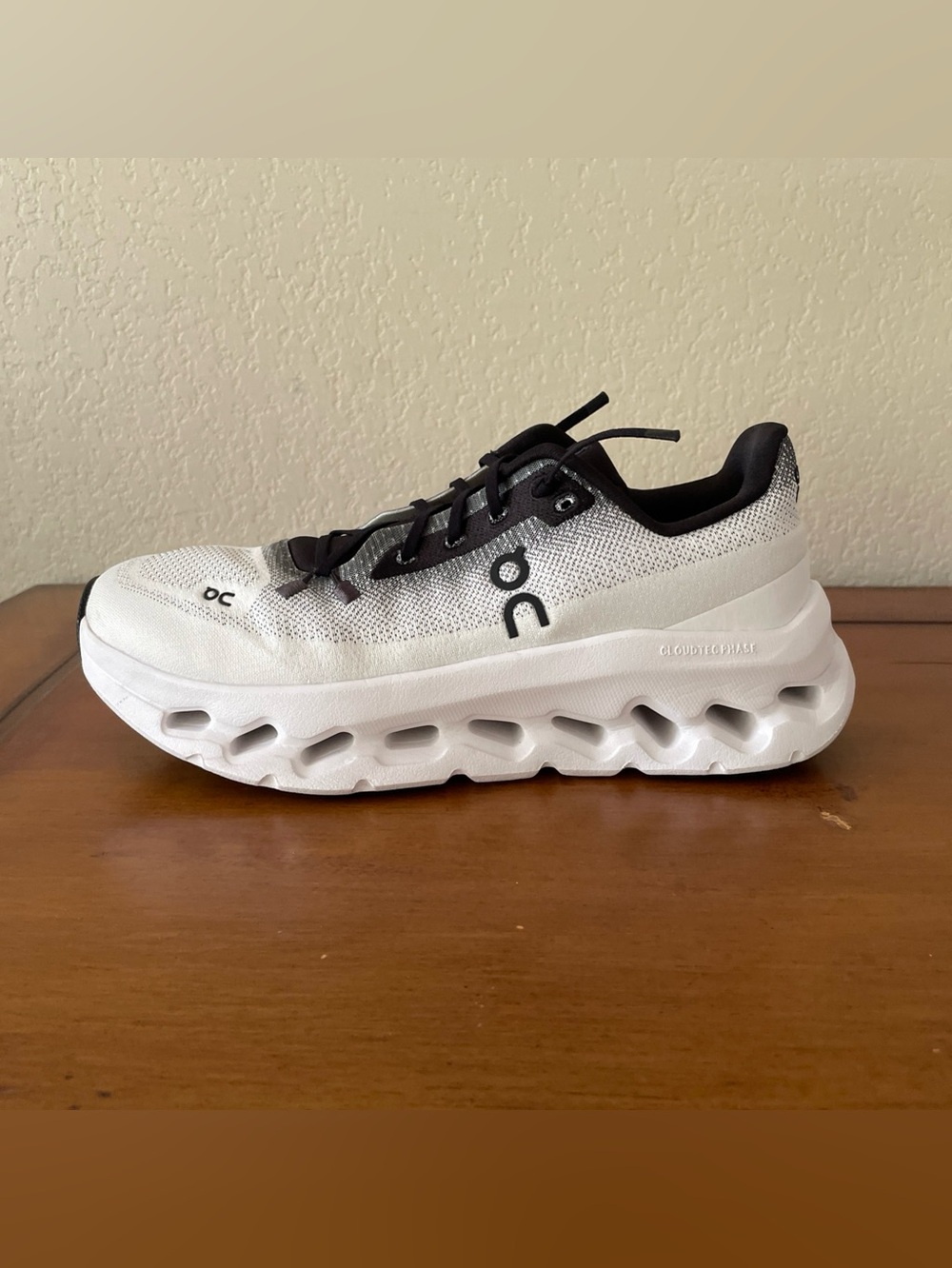 On Cloud On Running Cloudtilt Black Ivory 3WE10051430 Womens Sz 7.5 - Picture 2 of 13